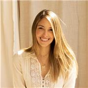 Psicóloga y coach especializada en jóvenes y adolescentes en su etapa de estudios para ayudarlos a reconocer sus aptitudes y potencial, animarlos y motivarlos para que cumplan sus metas y logren sus objetivos, las sesiones son presenciales en barcelona a